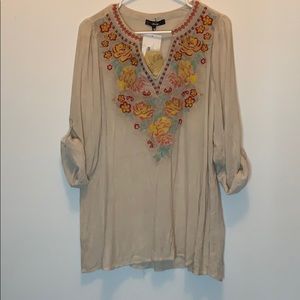 Andree by UNIT Top size Medium NWT